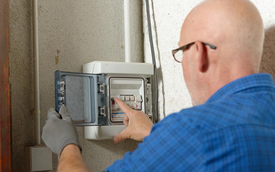 tarif horaire d'un électricien Paris 14